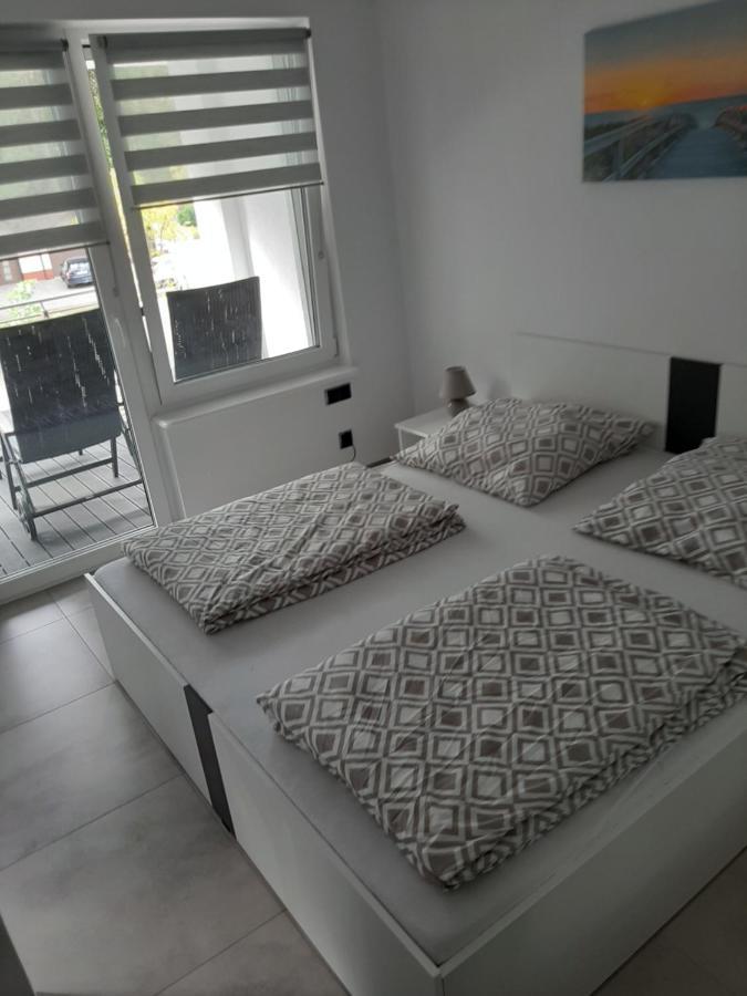 Апартаменты Apartament Emily Свиноуйсьце Экстерьер фото