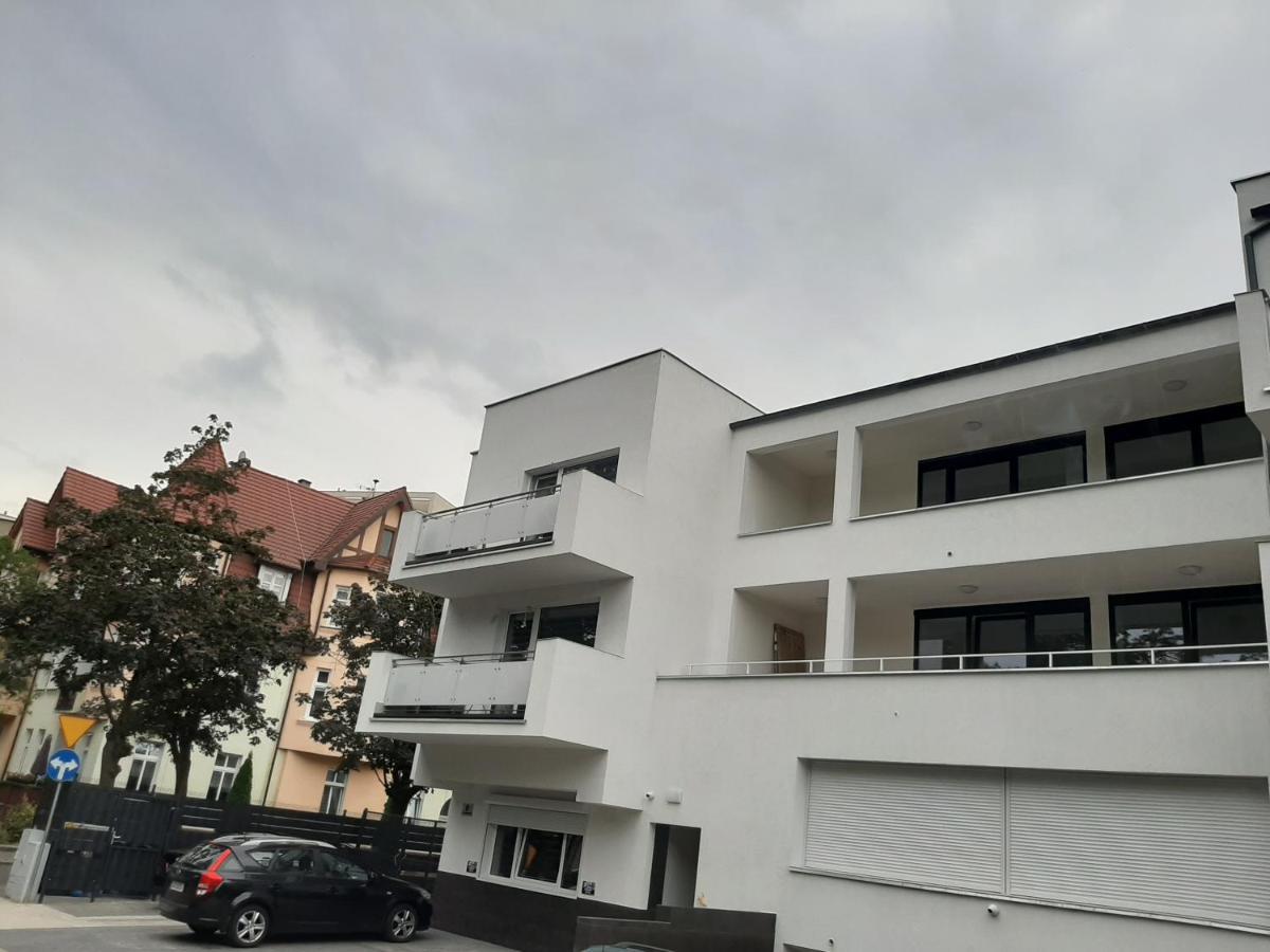 Апартаменты Apartament Emily Свиноуйсьце Экстерьер фото