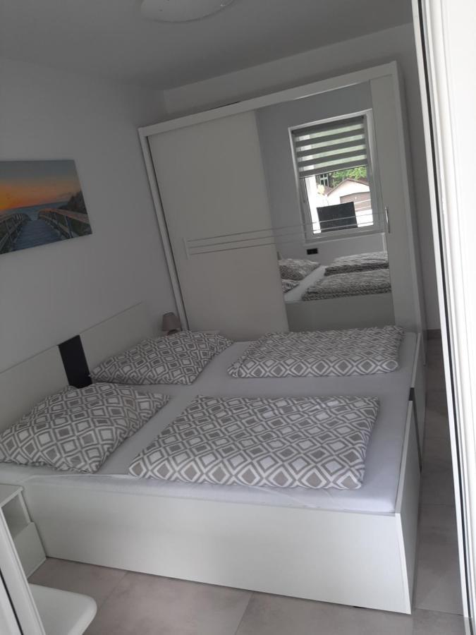 Апартаменты Apartament Emily Свиноуйсьце Экстерьер фото