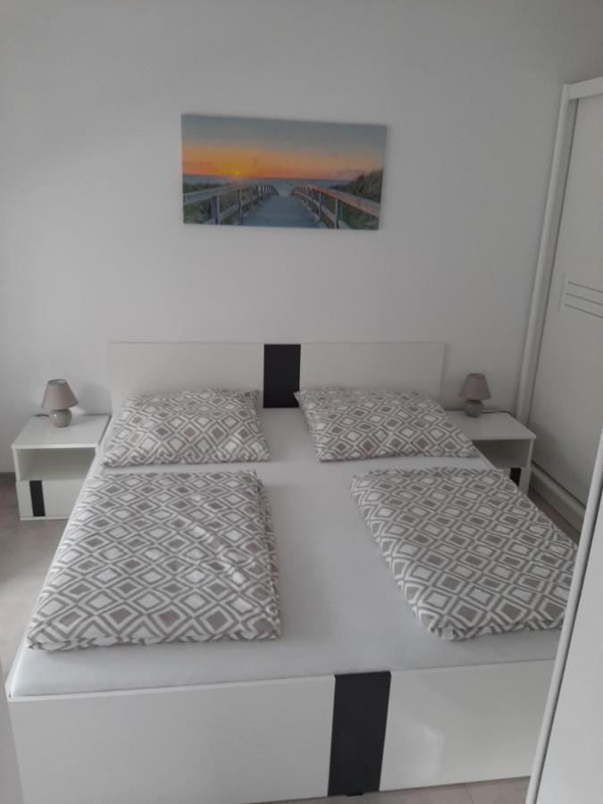 Апартаменты Apartament Emily Свиноуйсьце Экстерьер фото
